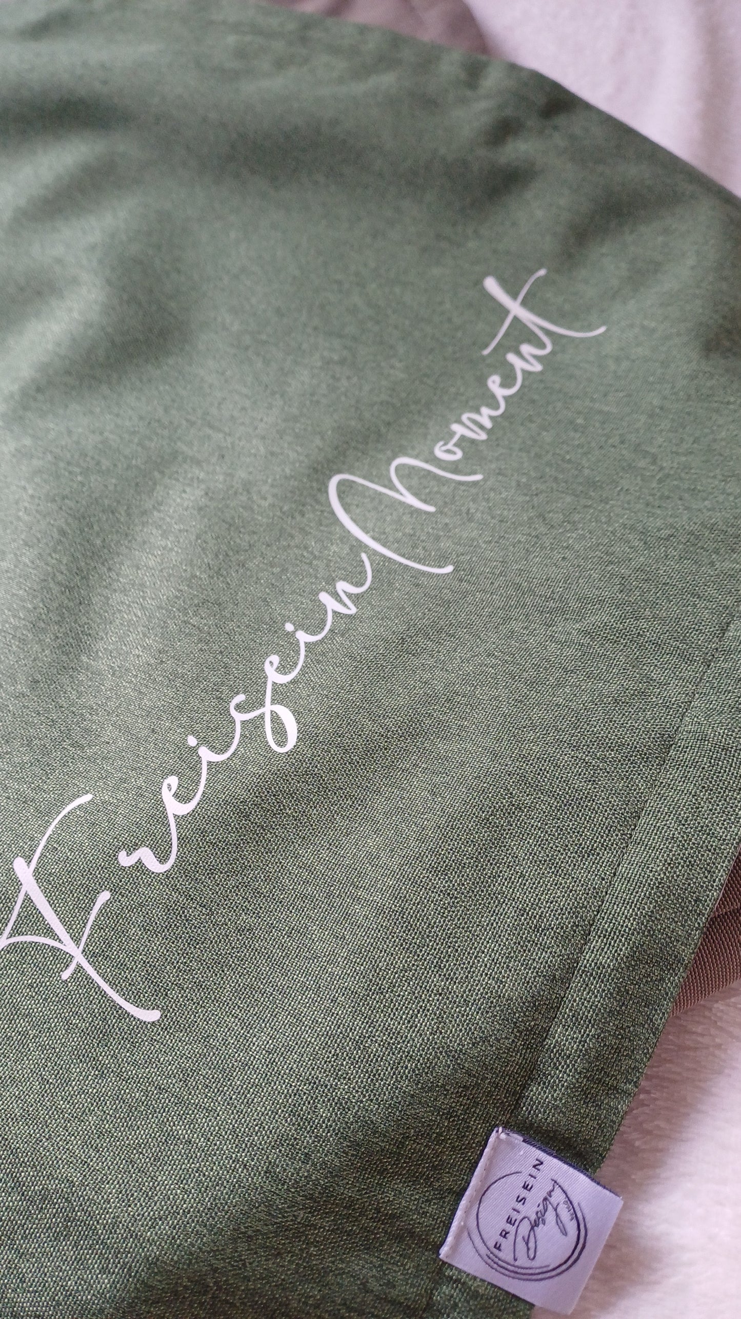 Travel-Bag „Freisein Moment Signature“ – Persönlich. Elegant. Unverwechselbar.
