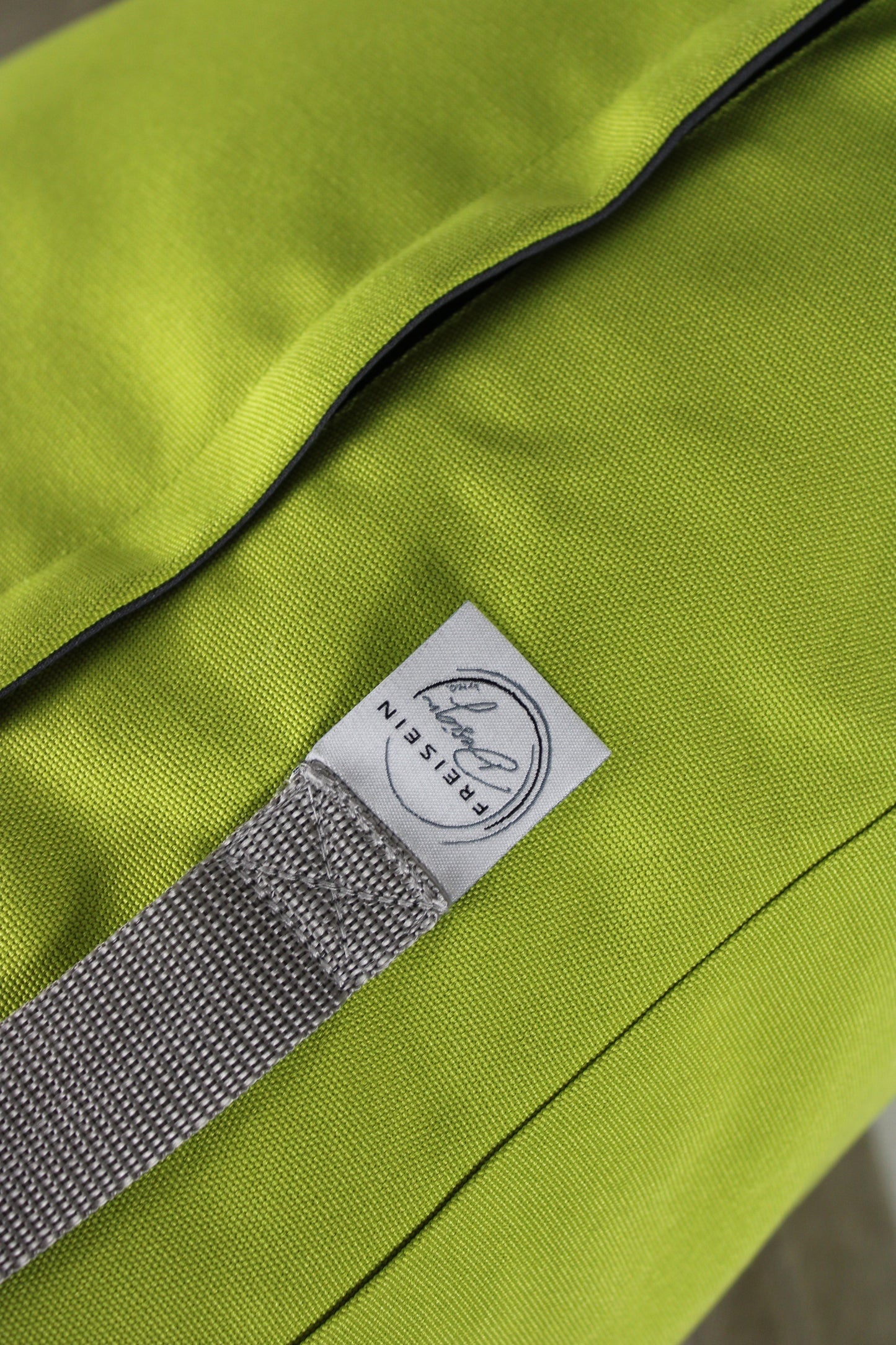 Travel-Bag „Freisein Moment Pure“ – Klar. Modern. Zeitlos.