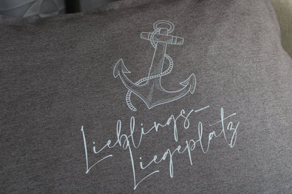 Travel-Bag „Lieblingsliegeplatz mit Anker“ – entspannt ankommen